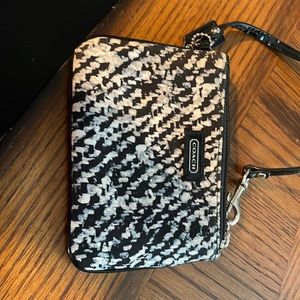 Coach wristlet- very good condition